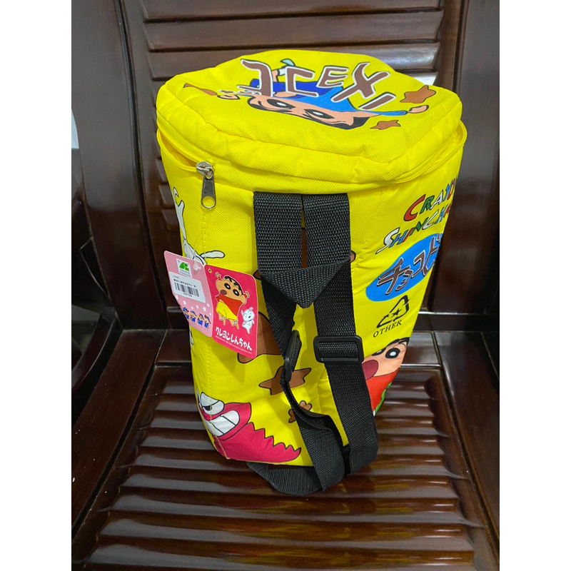 蠟筆小新鱷魚阿山餅乾盒背包 黃色後背包 蠟筆小新周邊 蠟筆小新包包