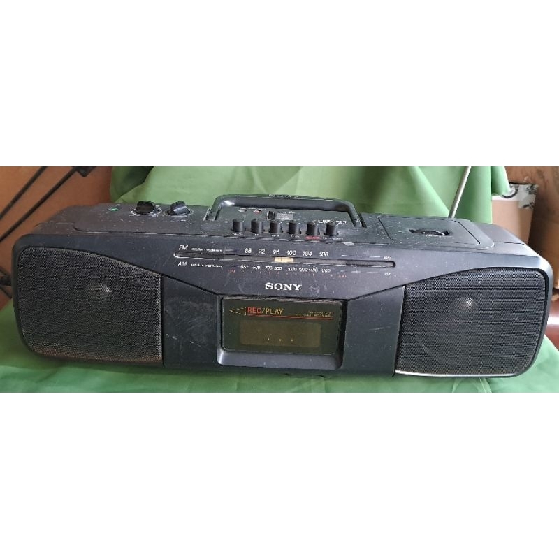 （1993年馬來西亞製造）sony索尼手提收音機CFS-204