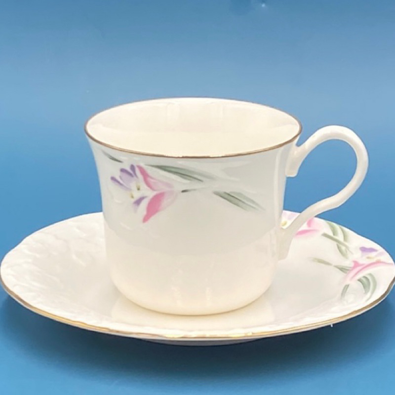 日本Hoya保谷白瓷金邊玫瑰紋浮雕花卉咖啡/花茶杯組（2957-1-32-26）220ml