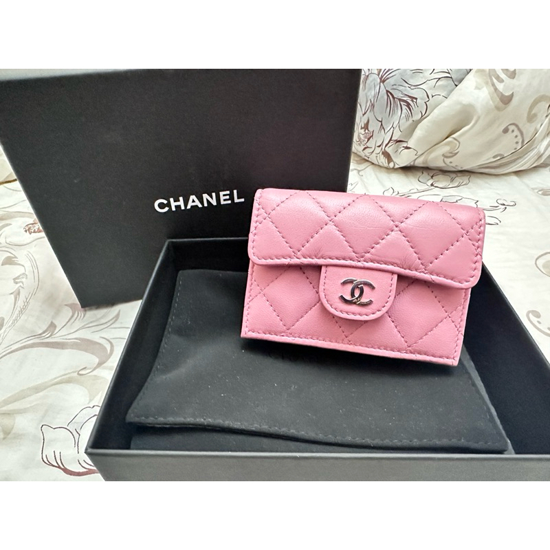 Chanel香奈兒全新專櫃正品粉色三折皮夾短夾