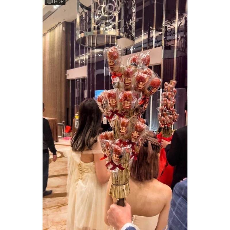 糖葫蘆竹展示架 糖葫蘆架子 掃把 竹竿 固定架 (稻草編織)婚禮小物、糖葫蘆架子、糖葫蘆裝飾、糖葫蘆道具