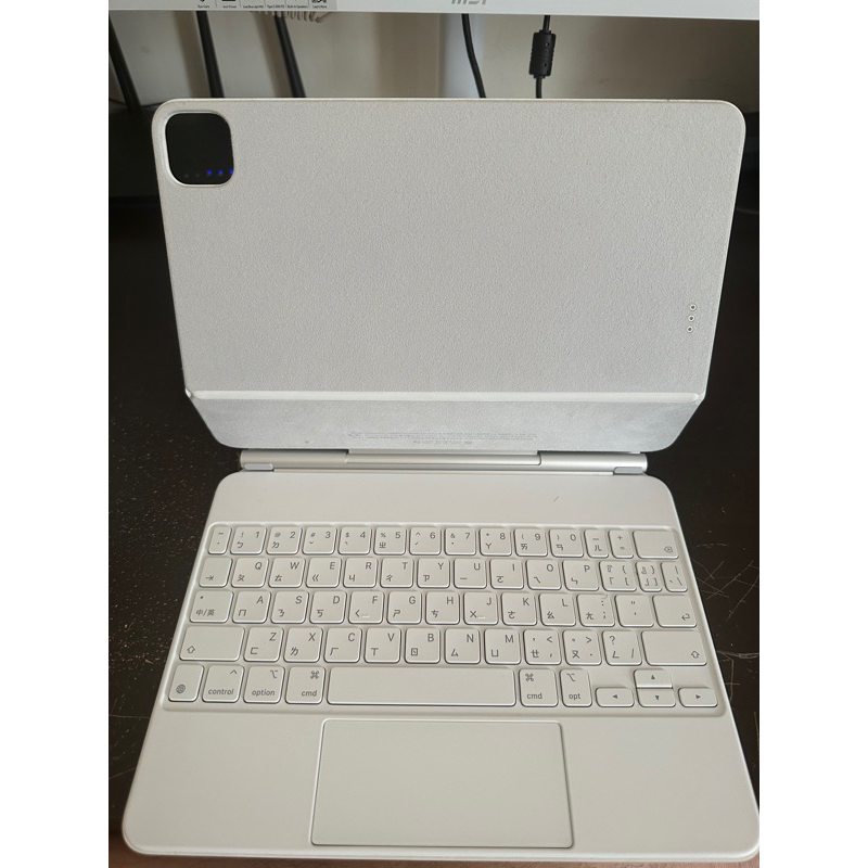 apple iPad Pro 11寸 巧控鍵盤白色