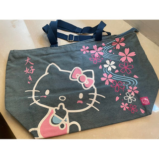 Sanrio Hello Kitty櫻花系列牛仔包（背帶可調長度）