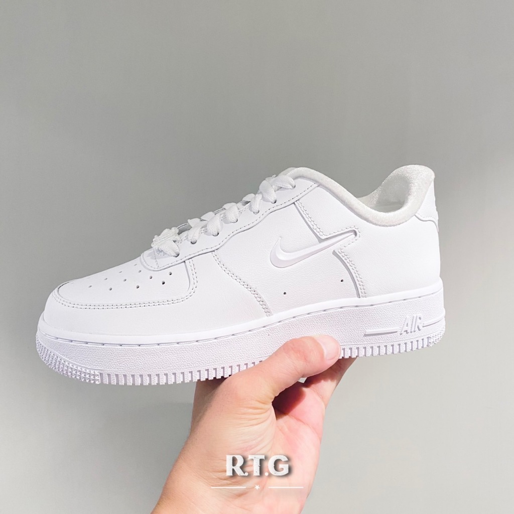 【RTG】NIKE W AIR FORCE 1 07 SE 全白 立體小勾 皮革 小白鞋 休閒 女 FB8251-100