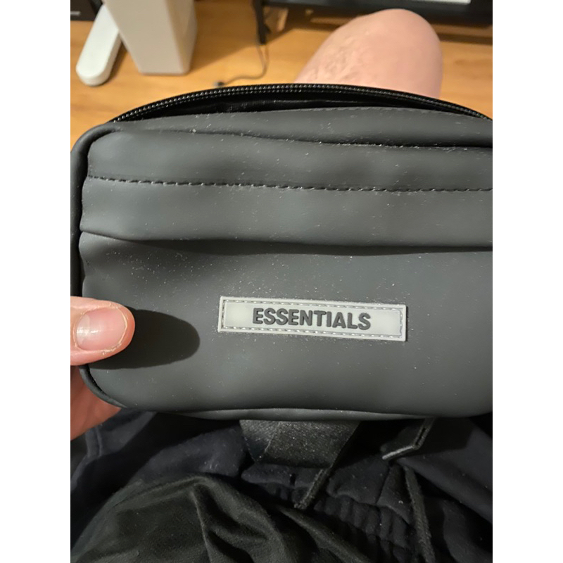 essentials 全新 腰包 包包 側背包 黑色 背包