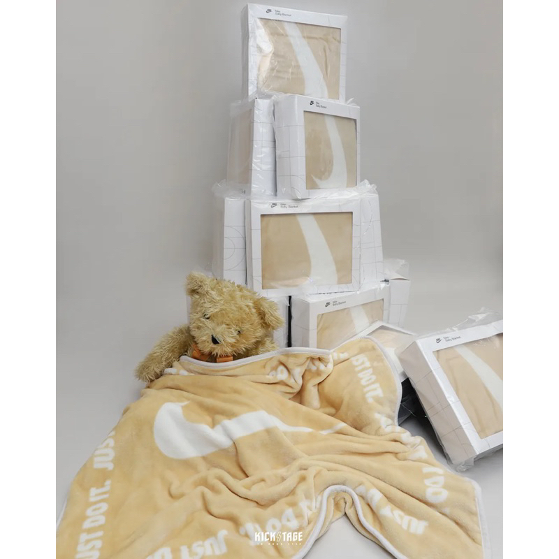 全新NIKE NSW BLANKET奶油黃大勾毛絨毛毯寶寶毯地毯蓋毯家飾