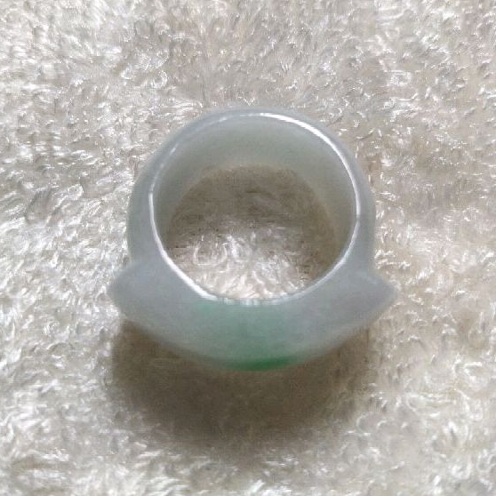 天然緬甸玉A貨白底青翡翠 馬鞍戒指 內徑20.2mm