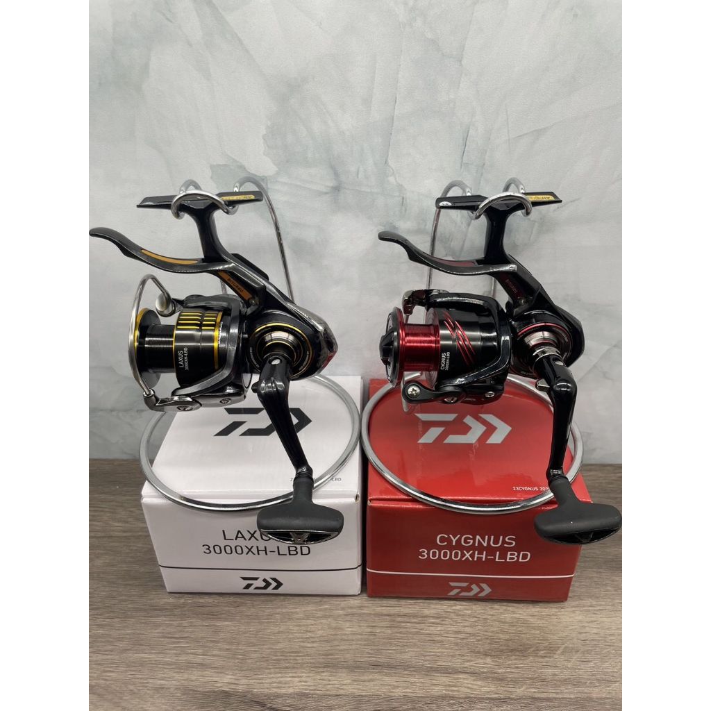 【超群釣具】23年 DAIWA 手煞車 LAXUS CYGNUS MQ機身 搭配頂級BITURBO煞車系統 捲線器