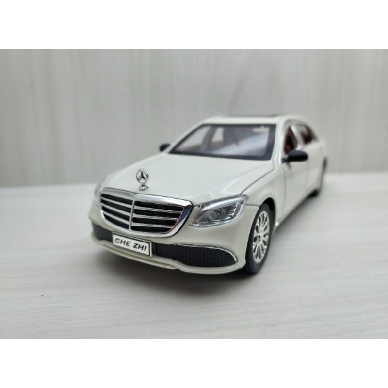 全新盒裝~1:24~賓士 BENZ E300 白色 合金 模型車 聲光車 玩具 兒童 禮物 收藏