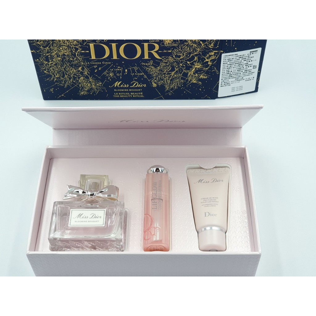 全新盒裝 Dior  迪奧 花漾香氛粉漾組 (購於新光三越，附迪奧專櫃提袋) 限量聖誕禮盒。交換禮物~~