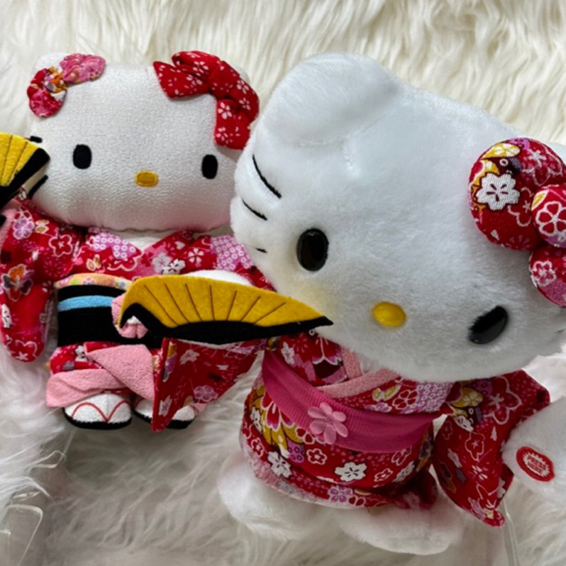 日本進口Hello Kitty會唱歌會學你講話的和服娃娃（已售只剩後面純擺飾娃）