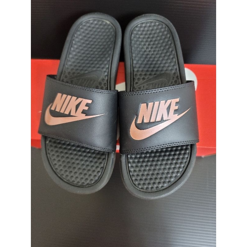 客保留到1月24日 Nike 百貨公司 正貨 專櫃 正品 買的 平底 拖鞋 38（24）男 女 皆可 近 全新 拖鞋