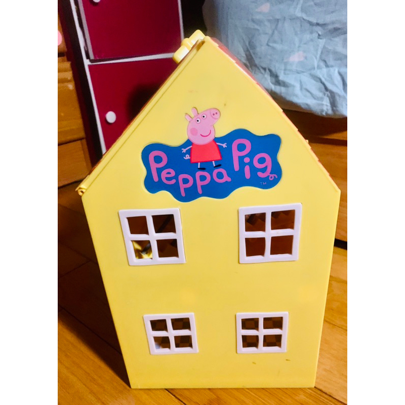 【Peppa Pig】正版粉紅豬小妹-超大露營車●佩佩豬（空屋+桌子+ 2張椅子+ 5個人物）二手）