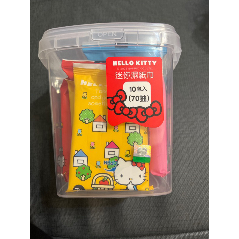 Hello Kitty罐裝迷你濕紙巾10包（70抽）