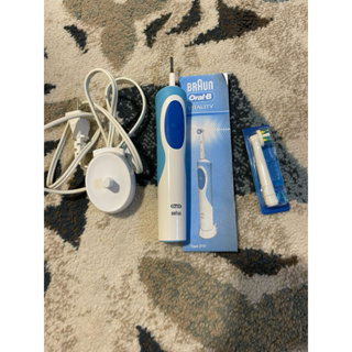 Braun電動牙刷 VITALITY Type 3757 Oral-B 近全新 物況良好 含充電器 說明書 全新牙刷一隻