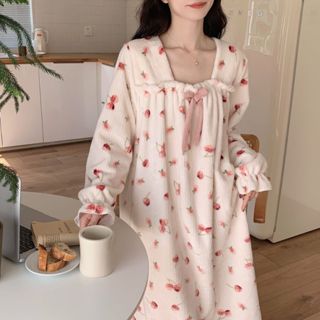 FUXI 珊瑚絨睡裙女 連身睡衣 長袖睡裙 可愛甜美公主風睡裙 寬鬆可外穿保暖睡衣 居家服