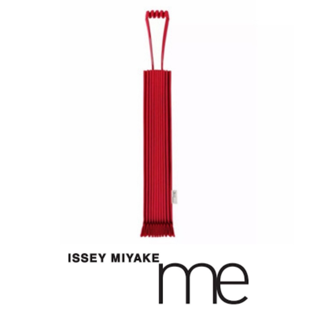 🐘大象屋美妝🌟me ISSEY MIYAKE TRUNK PLEATS BAG 🌟三宅一生樹幹包 現貨在台灣 搶眼紅-V