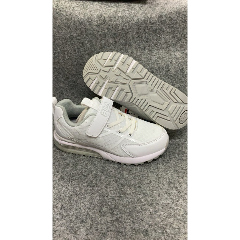 麻糬鞋屋👟FILA 男女童抗菌防臭輕量氣墊慢跑鞋(康特杯) 3-J811W-111-白 超低直購價890元