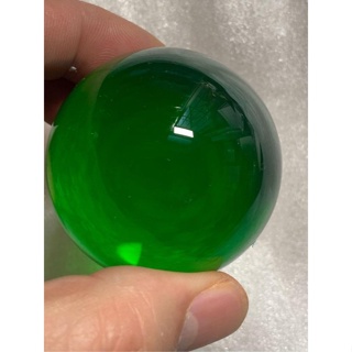 9833水晶球 綠曜石 印尼天然綠曜石球五公分高淨度高透度 天然琉璃石曜石礦