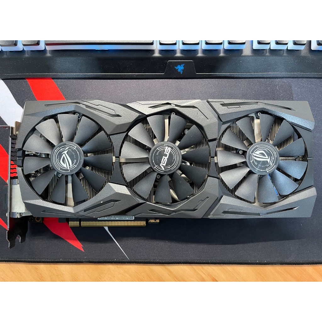 Asus rog strix Gtx 1070 8G 顯示卡