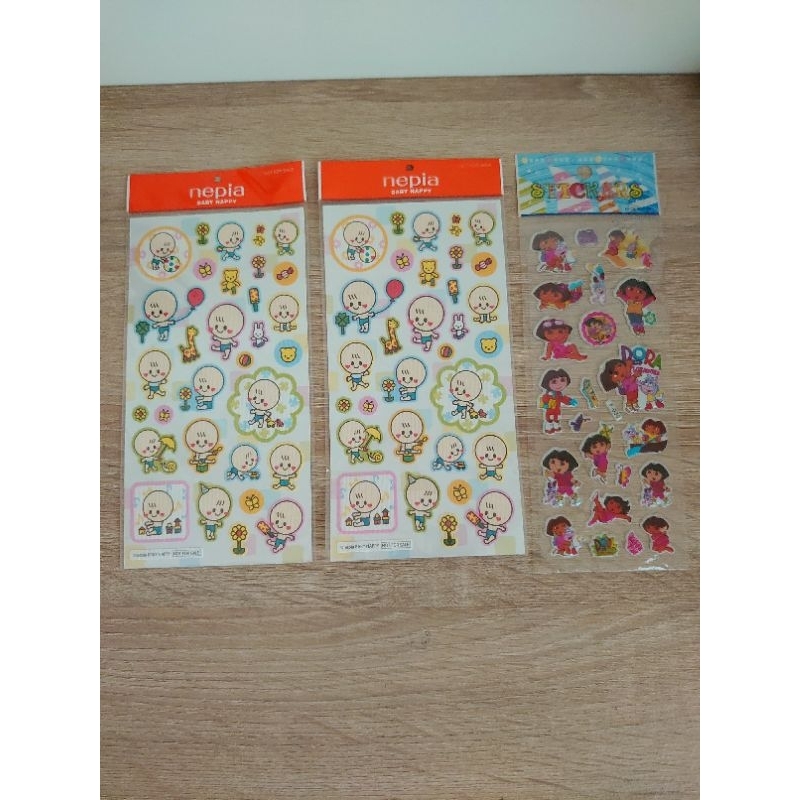 Dora朵拉貼紙&amp;小寶寶卡通貼紙 三張貼紙只賣13元