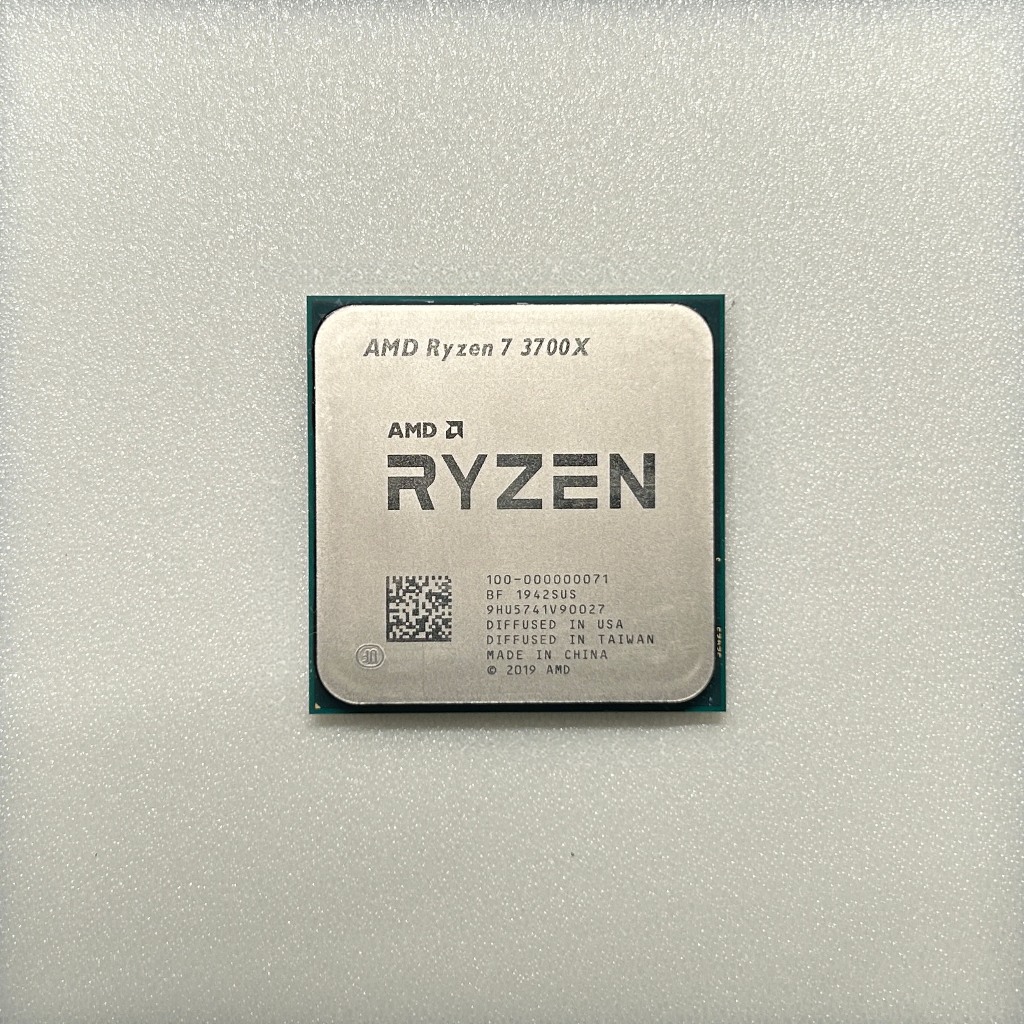 AMD Ryzen 7 3700X (盒裝含原廠風扇，保固必備!!!!)
