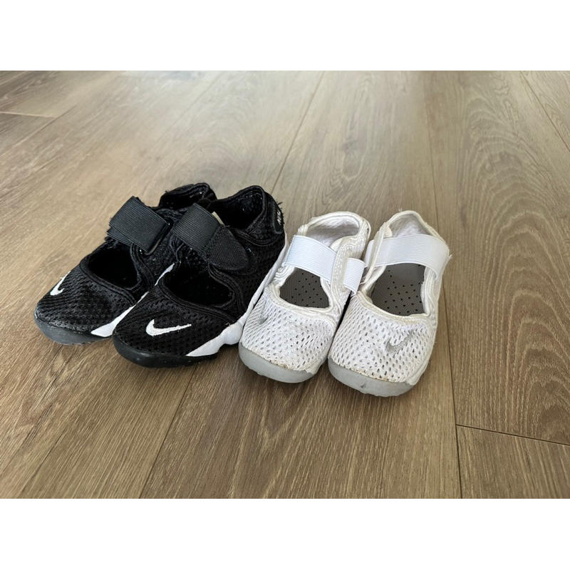 「二手」NIKE AIR RIFT BREATHE 忍者鞋 透氣網眼 黑 白 童鞋