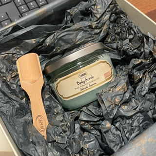 SABON 磨砂女王 茉莉花語身體磨砂膏320g(附提袋）