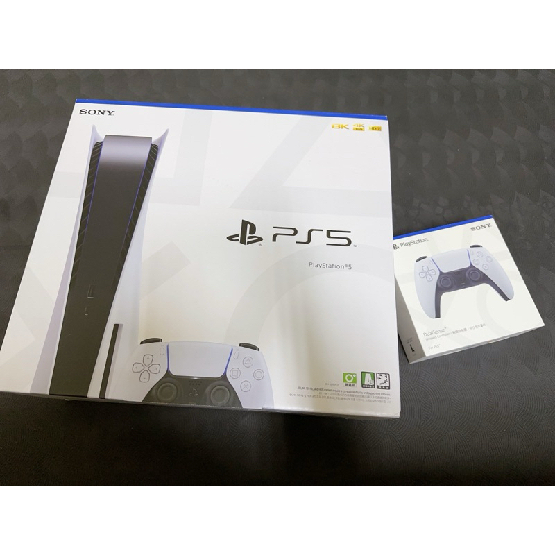 PS5 光碟版 全新未拆封 尾牙抽到隨便賣 另加贈一個搖桿🎮