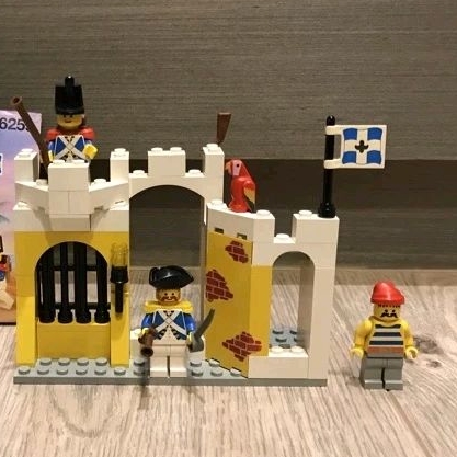 LEGO樂高經典絕版南海海盜系列6259 Broadside’s Brig總督的囚禁室二手美品