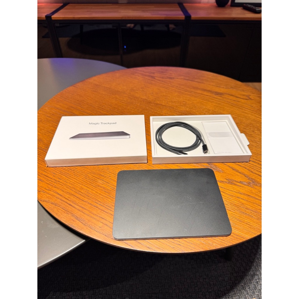 （二手）Magic Trackpad 2 巧控板 黑色多點觸控表面 原廠盒裝 配件齊全