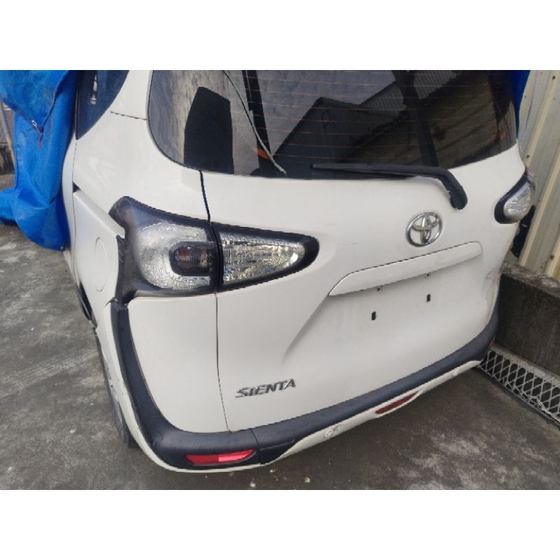 2019 TOYOTA SIENTA 一黑一白 零件車 報廢車拆賣