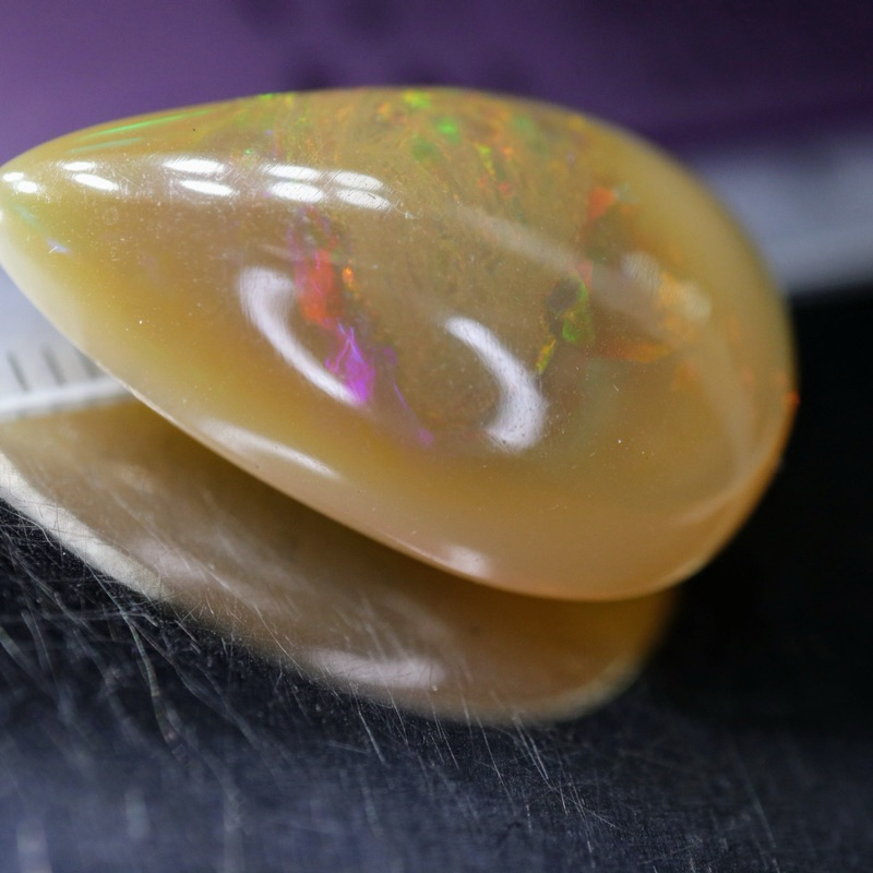 天然無處理大克拉虹彩蛋白石 Opal 蛋面裸石13.07克拉