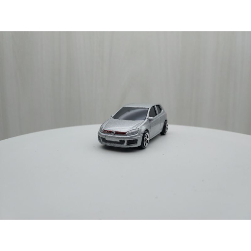 全新盒裝~1:64~福斯 VOLKSWAGEN GOLF GTI 銀色 合金 模型車 玩具 小汽車 兒童