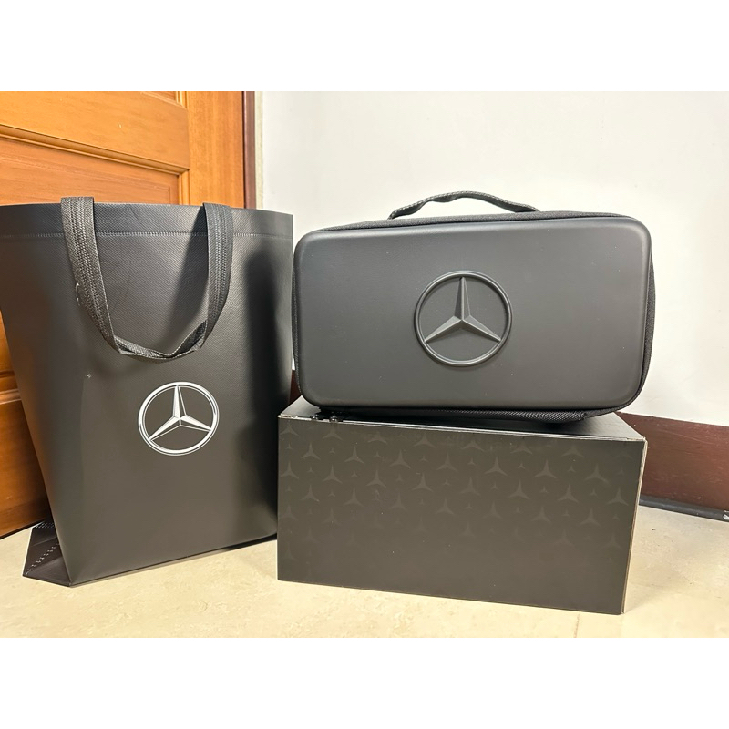 Mercedes-Benz 全新賓士原廠精品現貨，露營收納硬盒包，夾層包