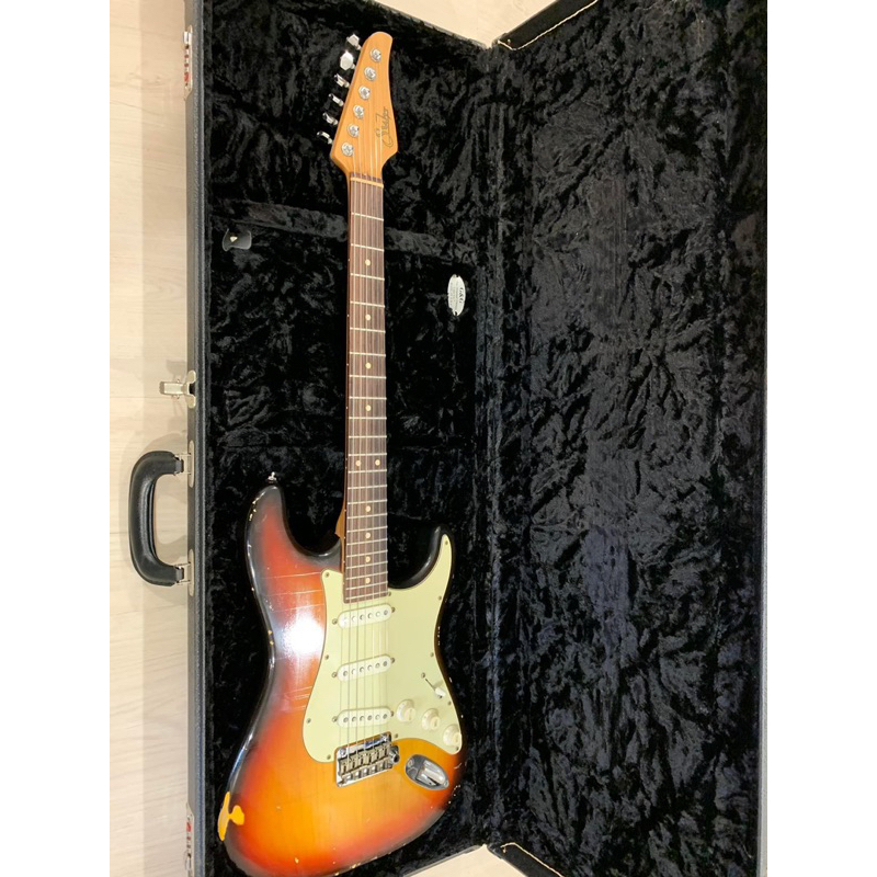 Suhr Classic  Antique relic 電吉他