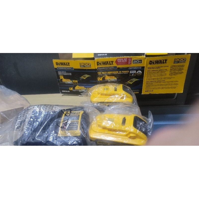 Dewalt 20v5.0A 得偉電池 dcbp520 18v.12v.60v.