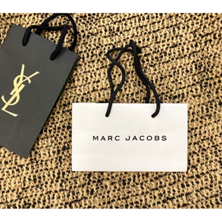 美國潮牌🇺🇸Marc Jacobs白色紙袋、貼紙（禮品袋/禮物袋/包裝袋/購物袋/提袋）可裝項鍊、耳環、小皮件、美妝用品