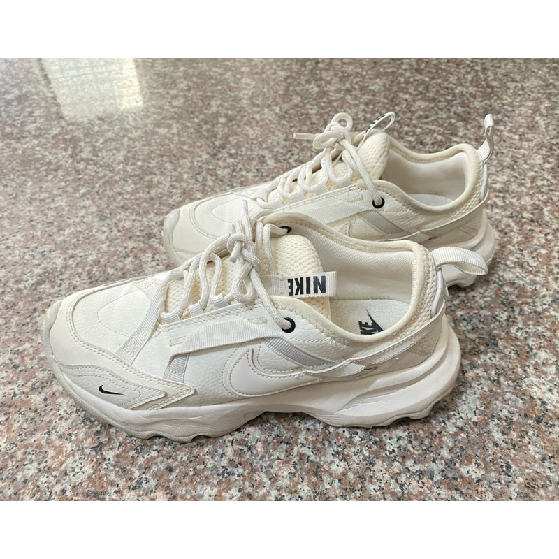 (二手) Nike TC7900 米白老爹鞋