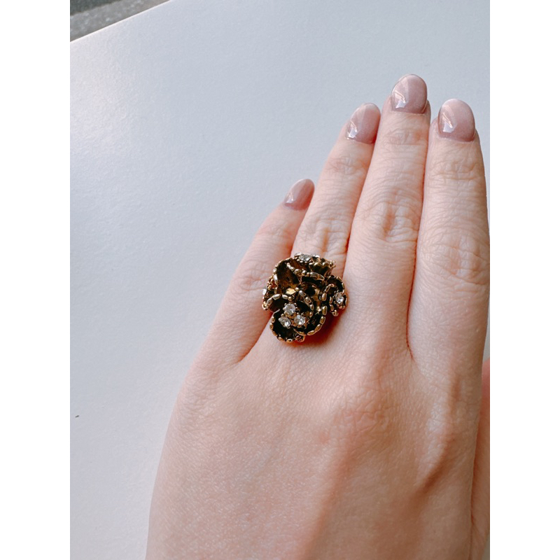 Cordate 花朵鑽石戒指