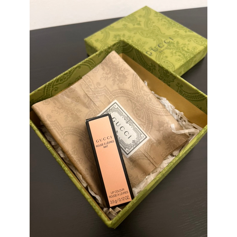 ROUGE_À_LÈVRES_SATIN_LIPSTICK_Gucci