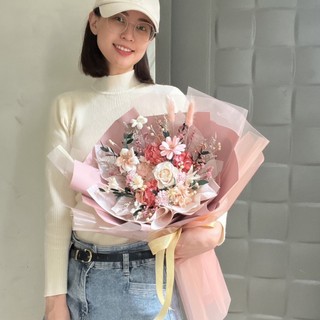 『閒暇人花藝是設計』莓果奶油 永生玫瑰花束 / 七夕花束 情人節禮物 求婚花束 畢業花束 永生花花束 生日禮物
