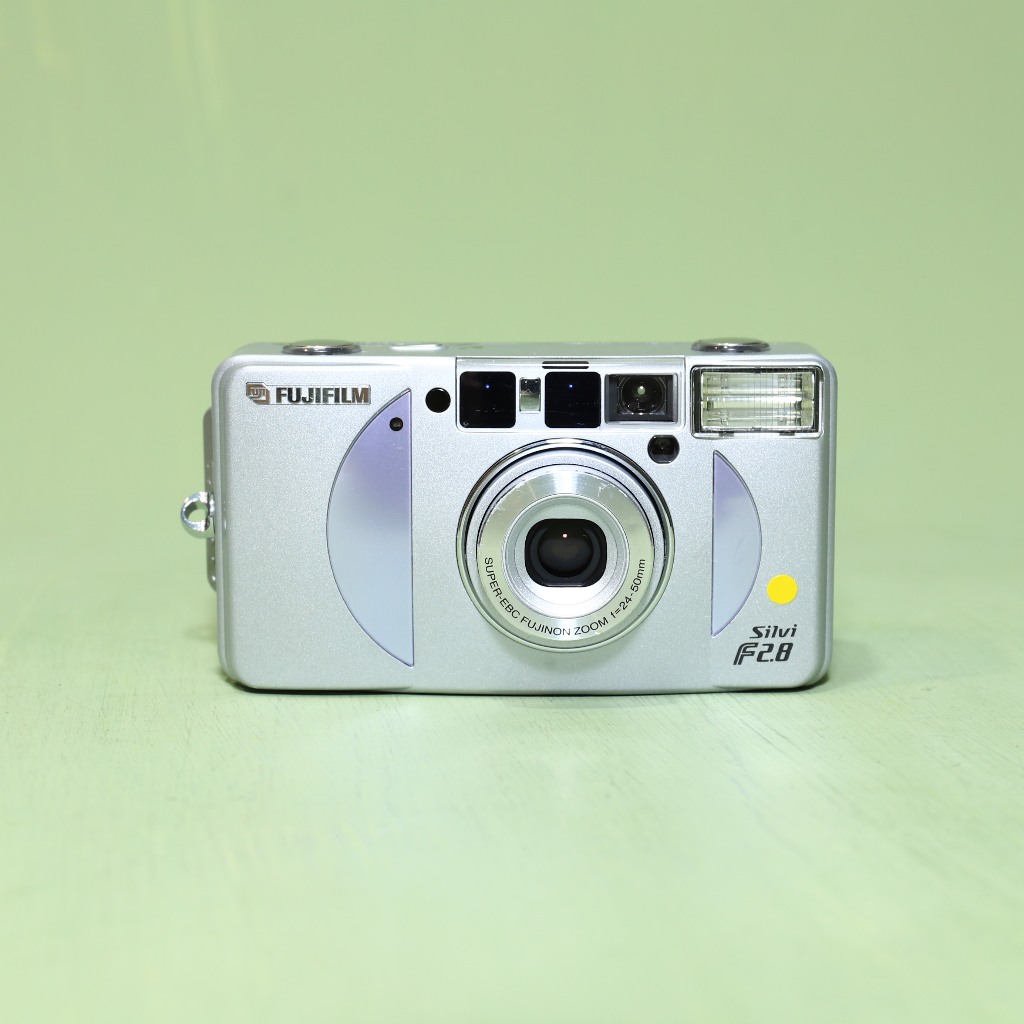 【Polaroid雜貨店】♞Fujifilm fuji  Silvi F2.8 傻瓜 135 底片 相機