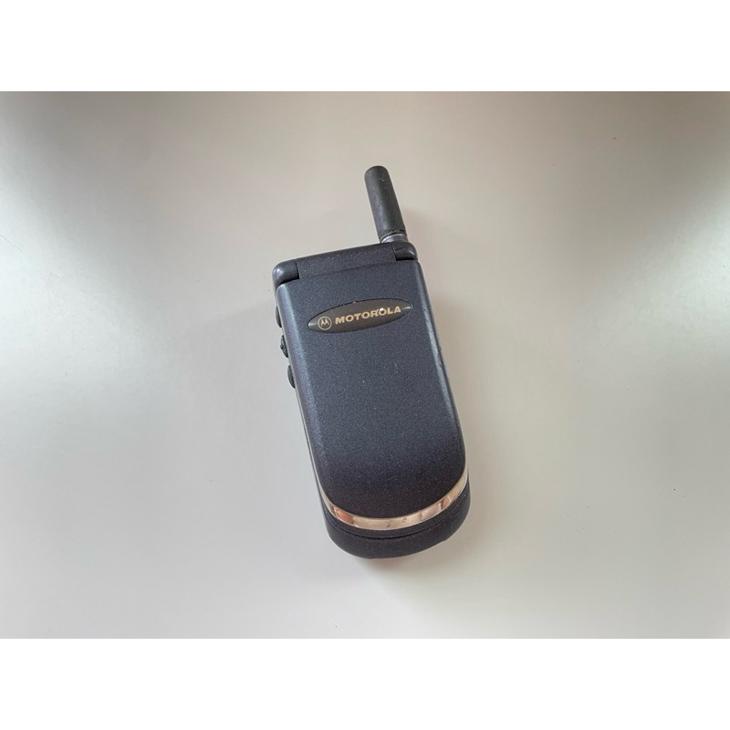 motorola v3688 絕版 擺飾品 復古收藏手機 復古手機 零件機 懷舊收藏品