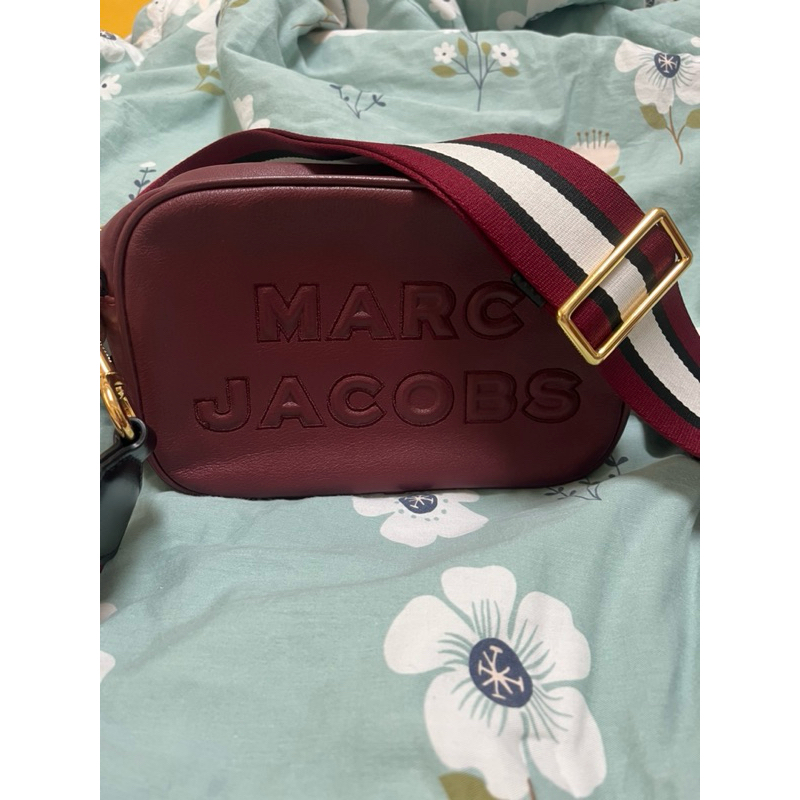 二手八成新Marc Jacobs暗紅色相機包出清