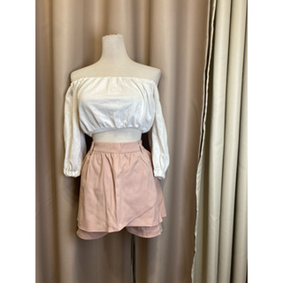 yu白色一字領短袖針織上衣/cla粉色造型短褲裙