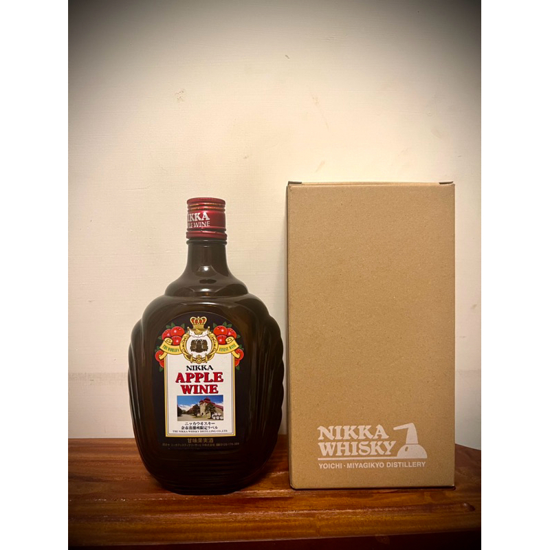 NIKKA APPLE WINE 空酒瓶，日本余市，酒瓶收藏，居家擺設，空酒瓶，瓶子