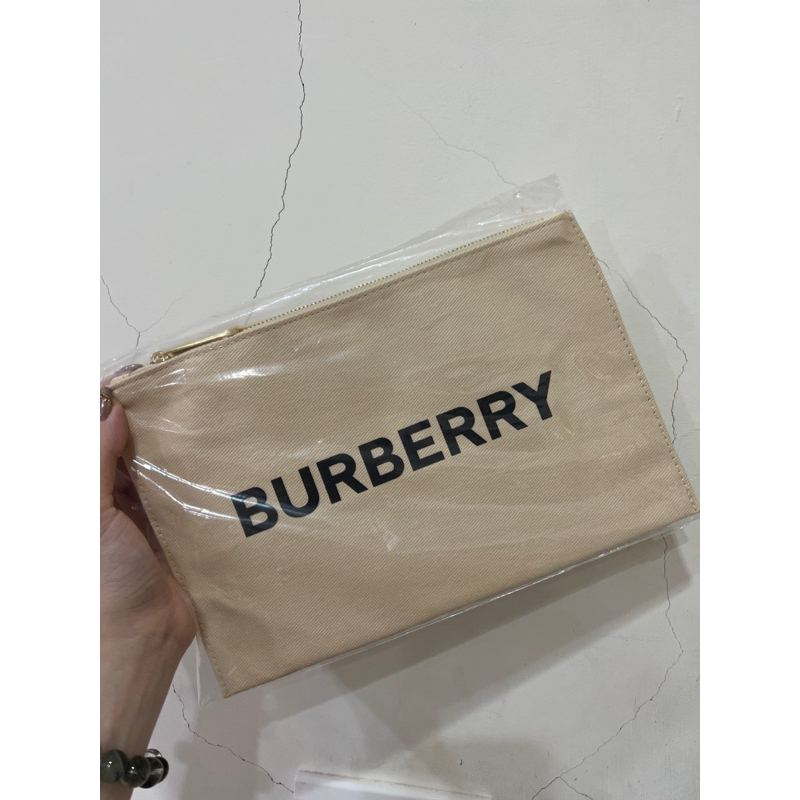 BURBERRY米白手拿包