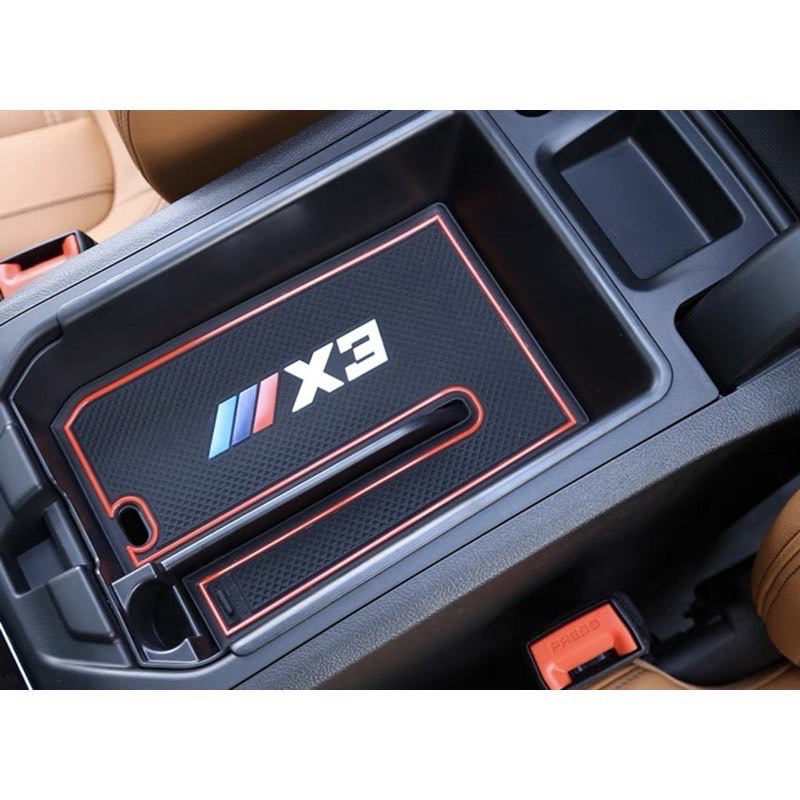 BMW X3 G01 18-24款中央扶手盒 中央扶手置物盒 ⭕️增加收納小空間 ⭕️ 材質：ABS+防滑軟墊