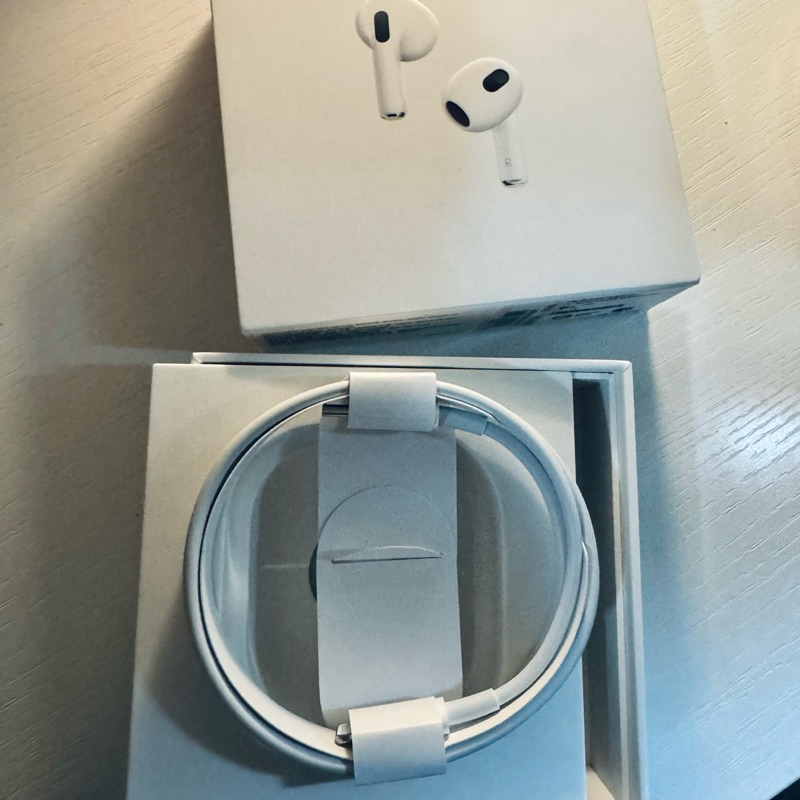 全新蘋果AirPods3盒內附的USB-C to Lightning 蘋果正品線iPhone apple